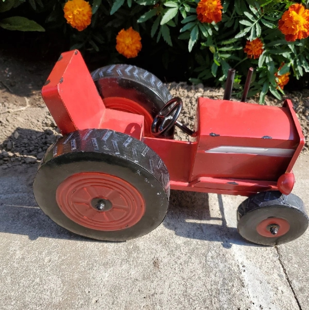 Rustic Metal Red Tractor Decor - Picture 3 of 5